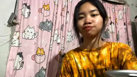 Mikki online show from 05/18/26, 09:15