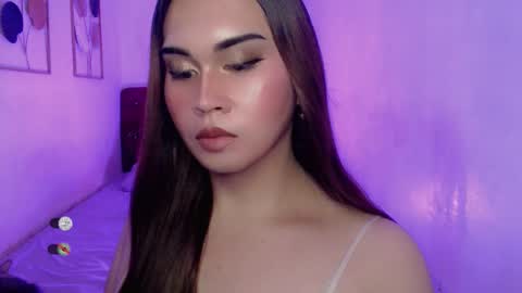 Snapshot of cloudia_babe chatting on 12/15/25, 03:16 Cloudia babe69 online show from 12/15/25, 03:16