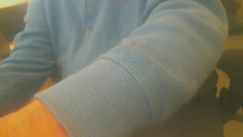 clouds8888 online show from 11/25/25, 01:22