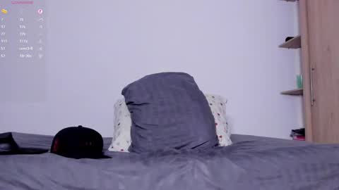 Snapshot of cloudy_pigdude chatting on 02/05/25, 09:15 CRISTIAN online show from 02/05/25, 09:15