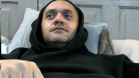 Snapshot of cloudyclearskies chatting on 11/04/25, 04:33 CloudyClearSkies online show from 11/04/25, 04:33