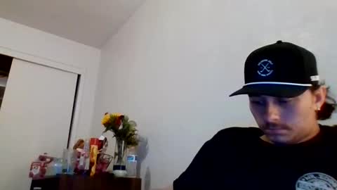 Snapshot of cloudyydayzz chatting on 02/17/26, 11:00 tallhungandcloudy online show from 02/17/26, 11:00