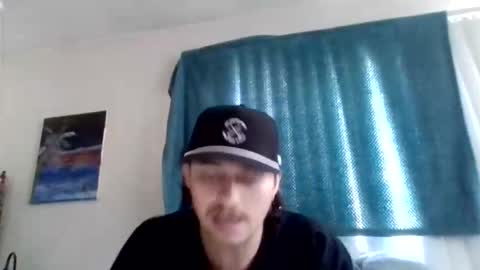 Snapshot of cloudyydayzz chatting on 02/21/26, 10:00 tallhungandcloudy online show from 02/21/26, 10:00