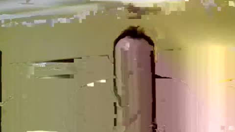 Snapshot of cloudyydayzz chatting on 04/19/26, 04:39 tallhungandcloudy online show from 04/19/26, 04:39