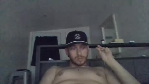 Snapshot of cloudyydayzz chatting on 05/07/26, 04:18 tallhungandcloudy online show from 05/07/26, 04:18
