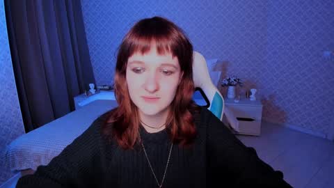 Snapshot of clover_red chatting on 12/17/24, 06:09 Clover follow me online show from 12/17/24, 06:09