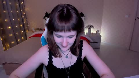 Snapshot of clover_red chatting on 12/20/24, 02:49 Clover follow me online show from 12/20/24, 02:49