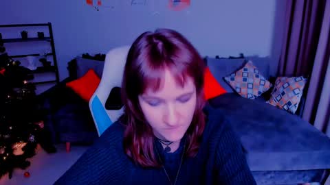 Snapshot of clover_red chatting on 01/04/25, 05:58 Clover follow me online show from 01/04/25, 05:58