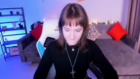 Snapshot of clover_red chatting on 01/14/25, 03:04 Clover follow me online show from 01/14/25, 03:04