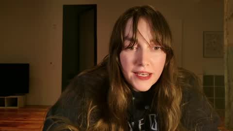 Snapshot of clover_tully chatting on 04/16/26, 08:04 Clover online show from 04/16/26, 08:04