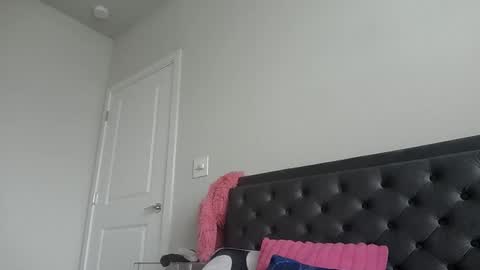 cluv777 online show from 04/19/26, 10:23