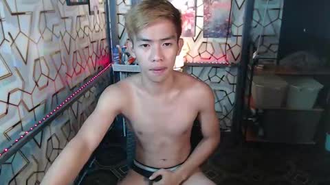 clyde_twinkx online show from 10/26/25, 06:14