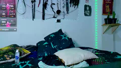 Clyde and Bunny online show from 03/05/25, 07:49