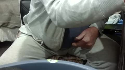 Snapshot of coaste1 chatting on 10/18/25, 07:25 Coaste online show from 10/18/25, 07:25