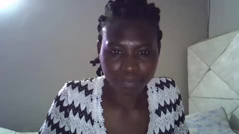 Luna online show from 10/27/25, 08:51