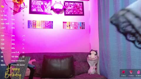 coco_macr online show from 07/23/26, 06:00
