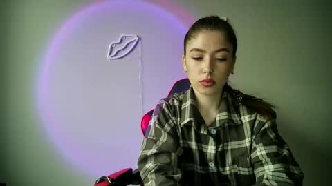 Snapshot of cocoberry1 chatting on 11/26/25, 08:37 cocoberry1 online show from 11/26/25, 08:37