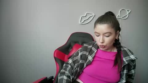 Snapshot of cocoberry1 chatting on 02/19/26, 10:22 cocoberry1 online show from 02/19/26, 10:22