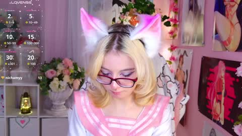 Snapshot of coconut_mia chatting on 12/23/24, 08:57 Mia online show from 12/23/24, 08:57