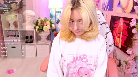 Snapshot of coconut_mia chatting on 01/18/25, 09:13 Mia online show from 01/18/25, 09:13