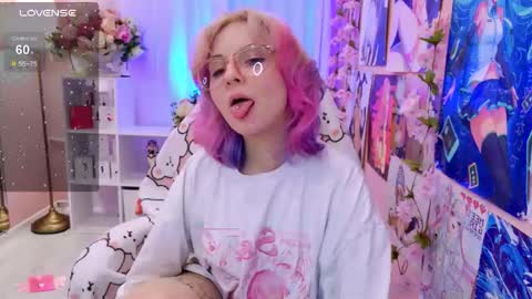 Snapshot of coconut_mia chatting on 10/02/25, 02:13 Mia online show from 10/02/25, 02:13