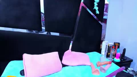 Cocoo  online show from 12/21/25, 10:11