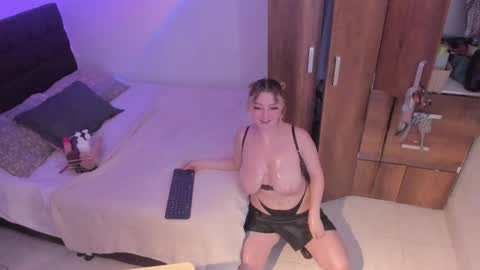 Snapshot of cocovolkovva chatting on 02/21/25, 07:43 cocovolkovva online show from 02/21/25, 07:43