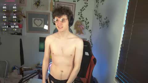 Snapshot of cokia_ chatting on 02/10/25, 11:13 Cokia online show from 02/10/25, 11:13