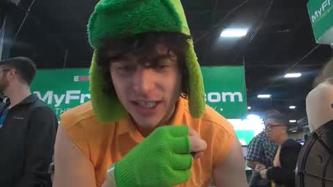 Snapshot of cokia_ chatting on 10/24/25, 11:23 Cokia online show from 10/24/25, 11:23