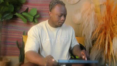 Snapshot of colethunder chatting on 12/17/24, 07:26 ColeThunder online show from 12/17/24, 07:26