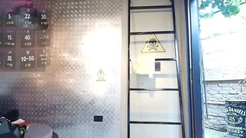 Snapshot of colethunder chatting on 01/10/25, 05:56 ColeThunder online show from 01/10/25, 05:56