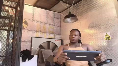 Snapshot of colethunder chatting on 01/13/25, 07:21 ColeThunder online show from 01/13/25, 07:21