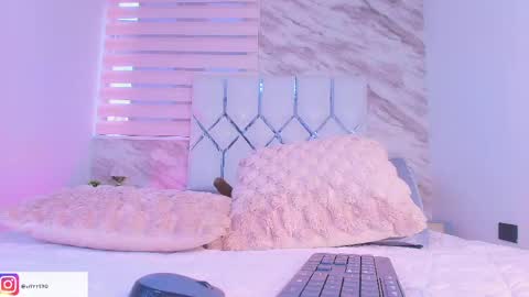 colett online show from 04/27/26, 12:03