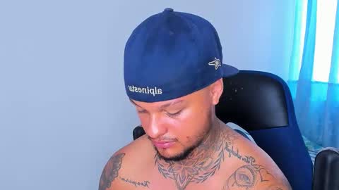 colin_fox1 online show from 03/20/26, 06:35