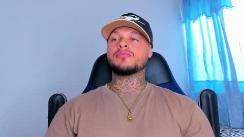 colin_fox1 online show from 04/01/26, 05:54