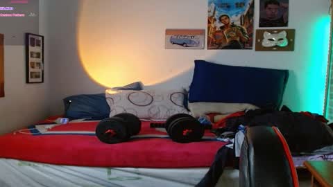 Snapshot of colinlatinbrown chatting on 01/07/25, 04:59 IG online show from 01/07/25, 04:59