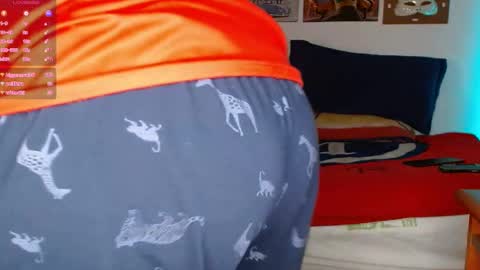 Snapshot of colinlatinbrown chatting on 01/20/25, 03:50 IG online show from 01/20/25, 03:50