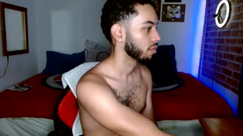 Snapshot of colinlatinbrown chatting on 01/29/25, 09:44 IG online show from 01/29/25, 09:44