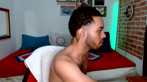 Snapshot of colinlatinbrown chatting on 02/01/25, 10:48 IG online show from 02/01/25, 10:48