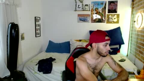 Snapshot of colinlatinbrown chatting on 02/11/25, 08:31 IG online show from 02/11/25, 08:31