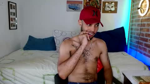 Snapshot of colinlatinbrown chatting on 02/13/25, 07:10 IG online show from 02/13/25, 07:10