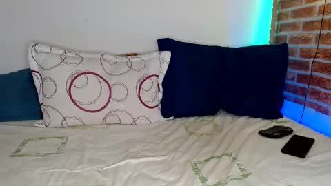 Snapshot of colinlatinbrown chatting on 02/13/25, 10:11 IG online show from 02/13/25, 10:11