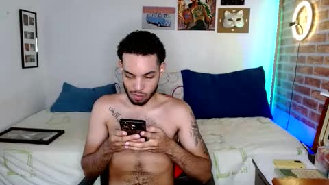 Snapshot of colinlatinbrown chatting on 02/14/25, 08:15 IG online show from 02/14/25, 08:15