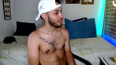 Snapshot of colinlatinbrown chatting on 02/19/25, 05:49 IG online show from 02/19/25, 05:49