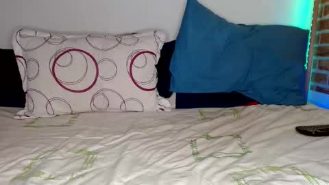 Snapshot of colinlatinbrown chatting on 02/19/25, 08:52 IG online show from 02/19/25, 08:52