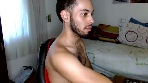 Snapshot of colinlatinbrown chatting on 02/20/25, 08:58 IG online show from 02/20/25, 08:58