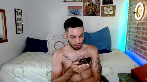 Snapshot of colinlatinbrown chatting on 02/26/25, 03:19 IG online show from 02/26/25, 03:19