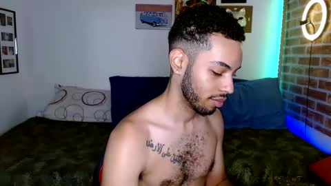 Snapshot of colinlatinbrown chatting on 03/02/25, 01:27 IG online show from 03/02/25, 01:27