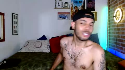 Snapshot of colinlatinbrown chatting on 03/08/25, 09:51 IG online show from 03/08/25, 09:51