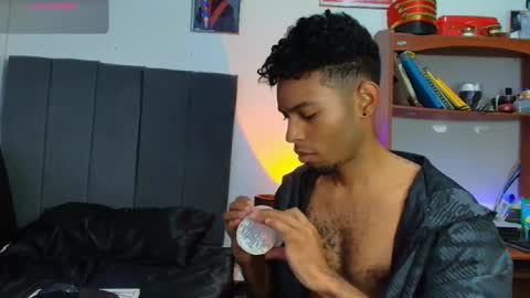 Snapshot of colinlatinbrown chatting on 09/19/25, 09:32 IG online show from 09/19/25, 09:32